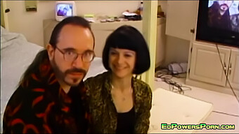 Ed Powers E Nona Mejone Em Um Clássico Encontro De Velhos E Jovens