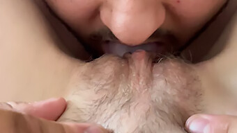 Intense Oral Pleasure On A British Girlfriend'S Vagina