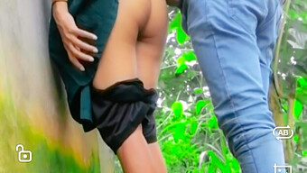 Thiếu Niên Tình Nguyện Viên Được Bạn Đụ Vào Mông Trong Video 18+