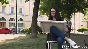 La Giovane Artista Hipster Regina Sparks Si Impegna In Un Appassionato Rapporto Sessuale