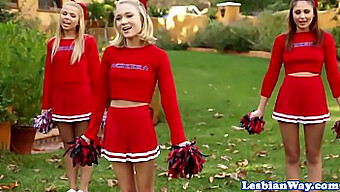 Cheerleader-Orgie: Vierer-Spaß Mit Nahaufnahme-Action