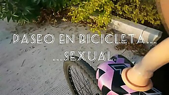 En Cykeltur Med Nogle Varme Sexpauser