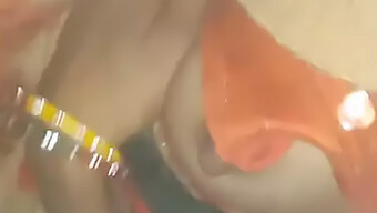 Cavalgada Selvagem De Dona De Casa Desi Em Vídeo De Sexo