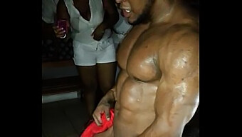 A Stripper Muscular Dominicana Blade Mostra Sua Evolução Na Dança E No Físico