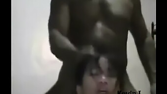 Un Adolescent Asiatic Strâns Este Futut Tare De Un Negru Excitat